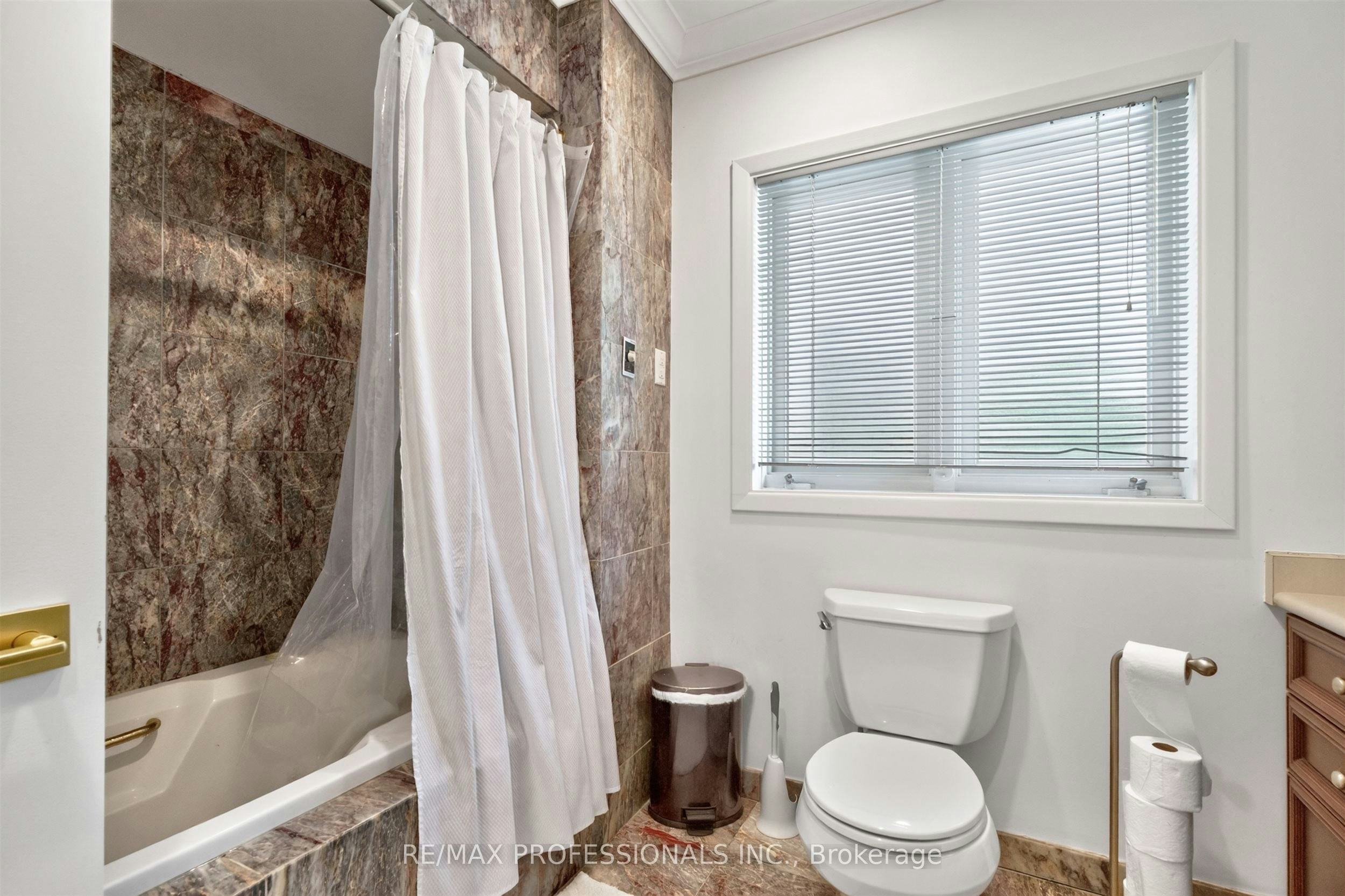 89 Valecrest Drive, Toronto, ON, M9A 4P5 - 19