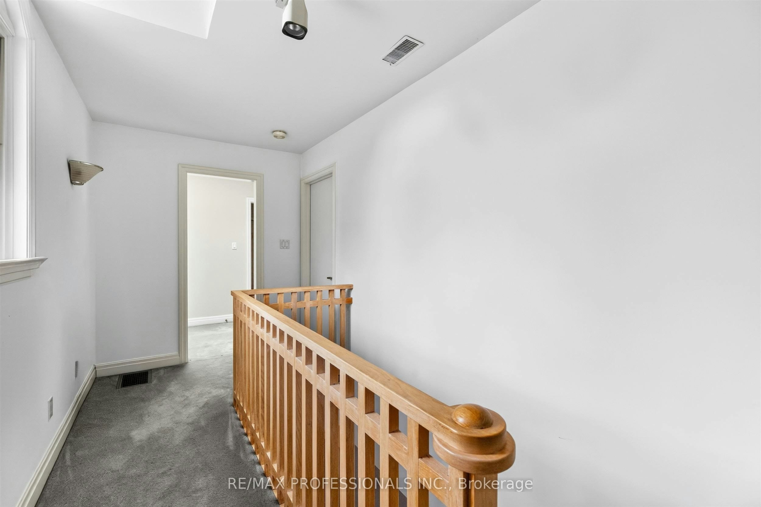 89 Valecrest Drive, Toronto, ON, M9A 4P5 - 16