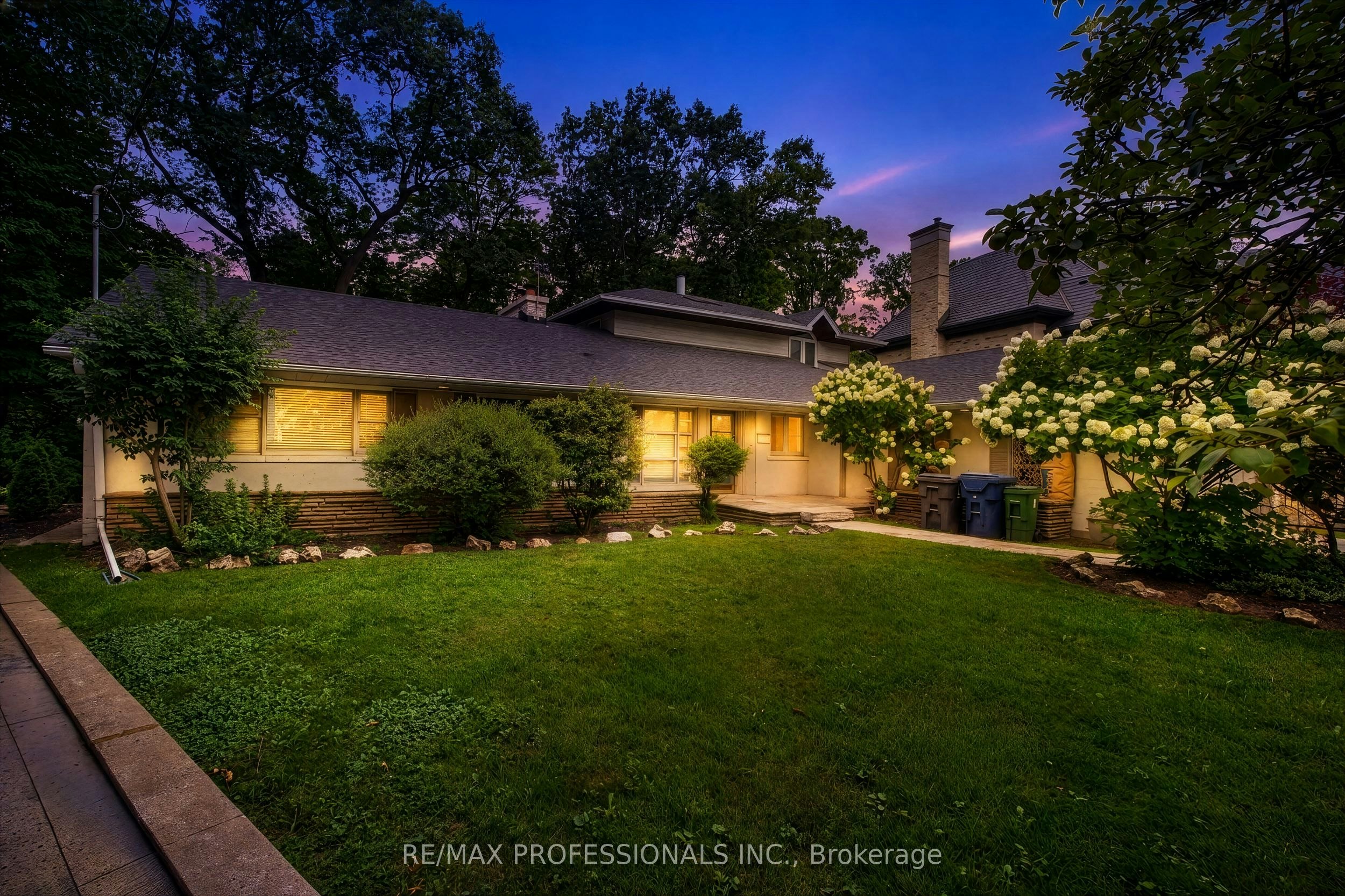 89 Valecrest Drive, Toronto, ON, M9A 4P5 - 3