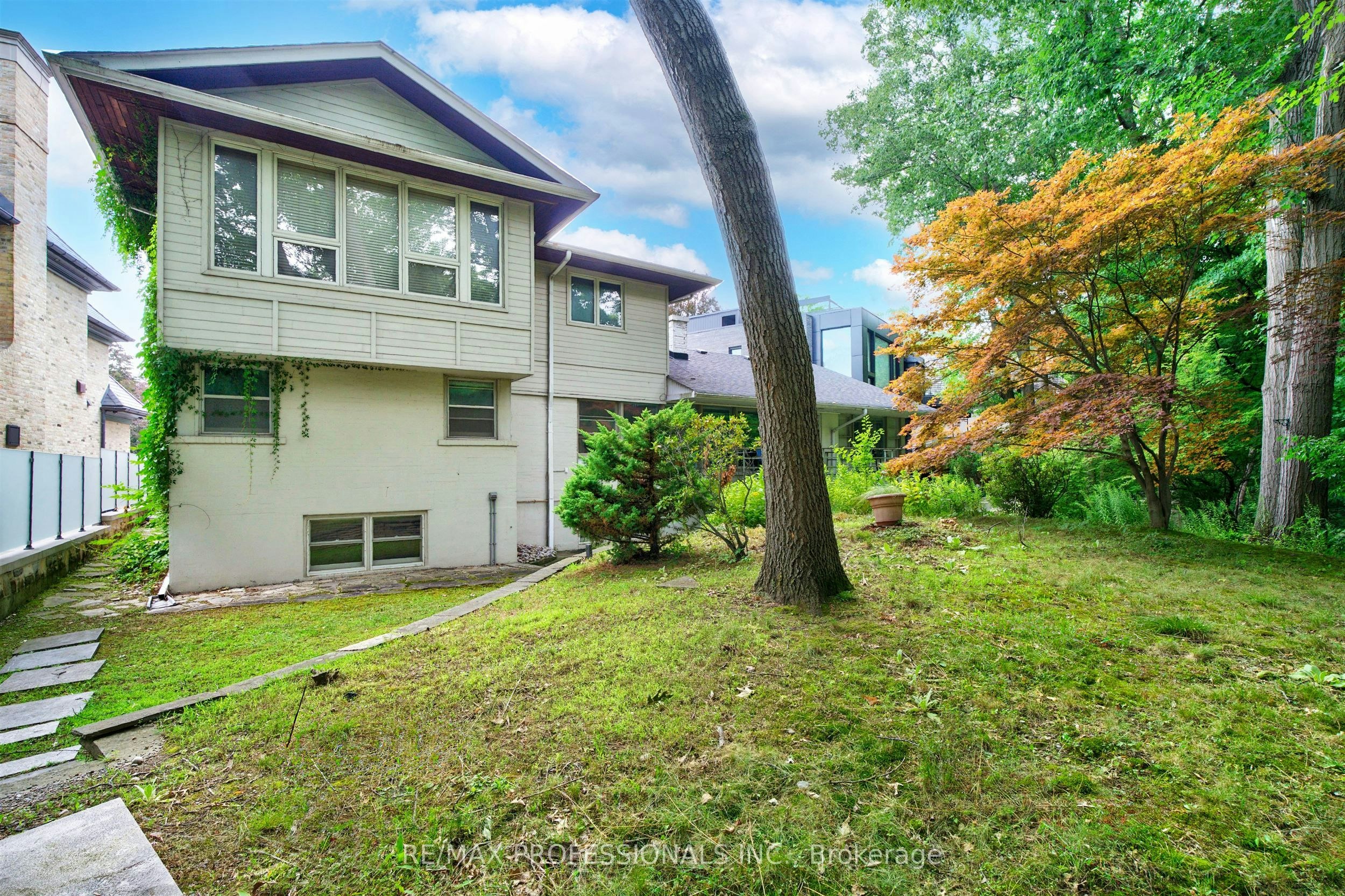 89 Valecrest Drive, Toronto, ON, M9A 4P5 - 33