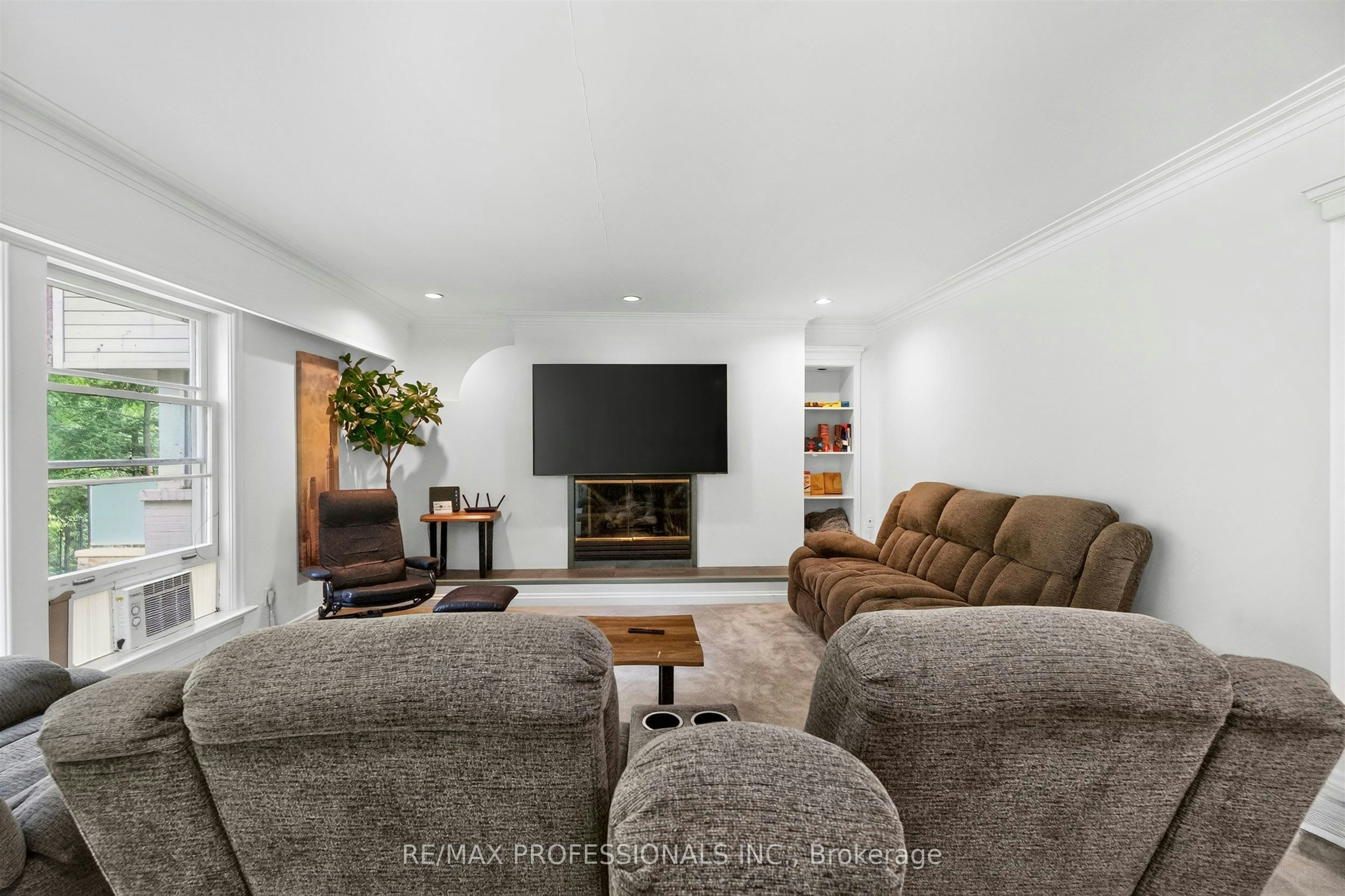 89 Valecrest Drive, Toronto, ON, M9A 4P5 - 6