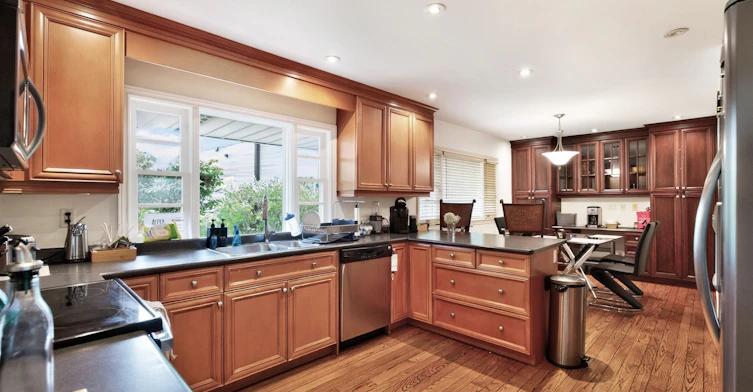 89 Valecrest Drive, Toronto, ON, M9A 4P5 - 11