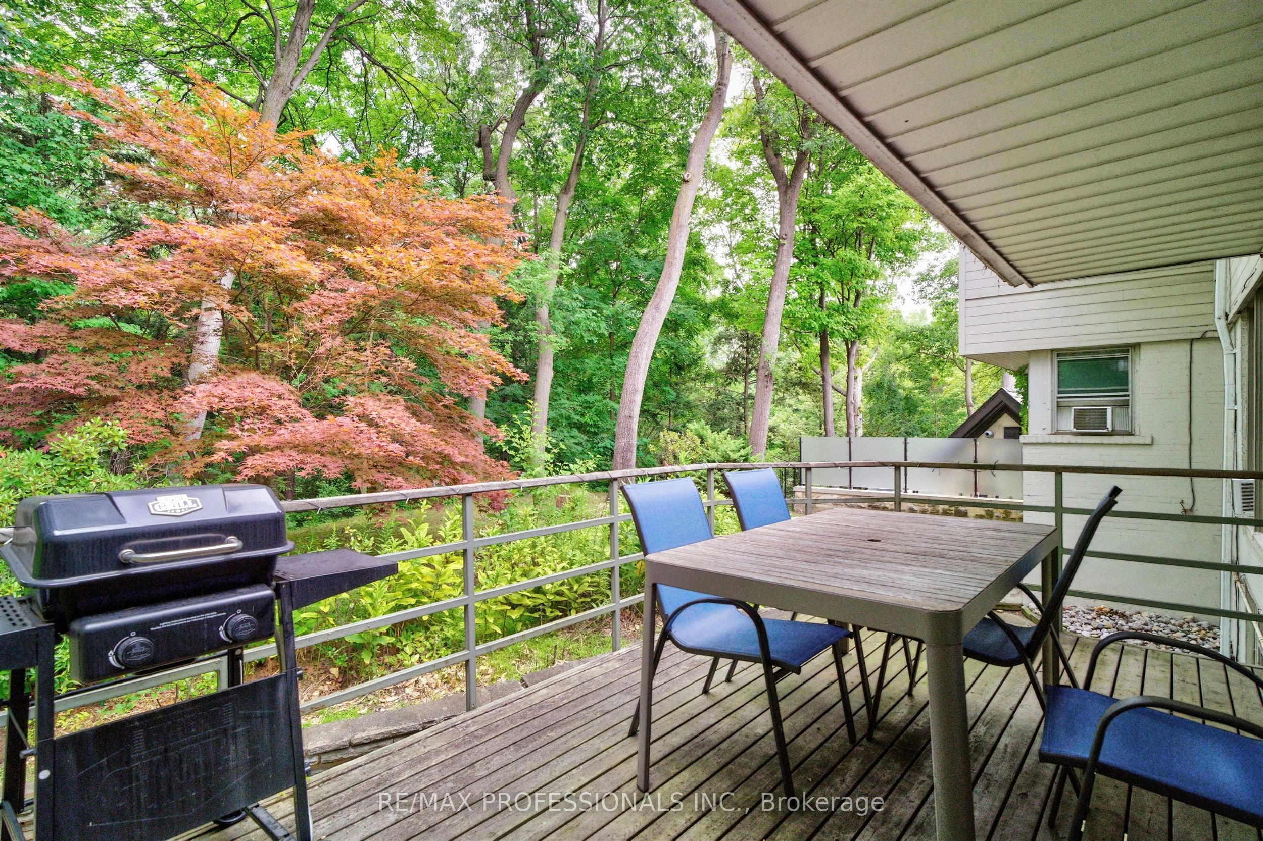 89 Valecrest Drive, Toronto, ON, M9A 4P5 - 9
