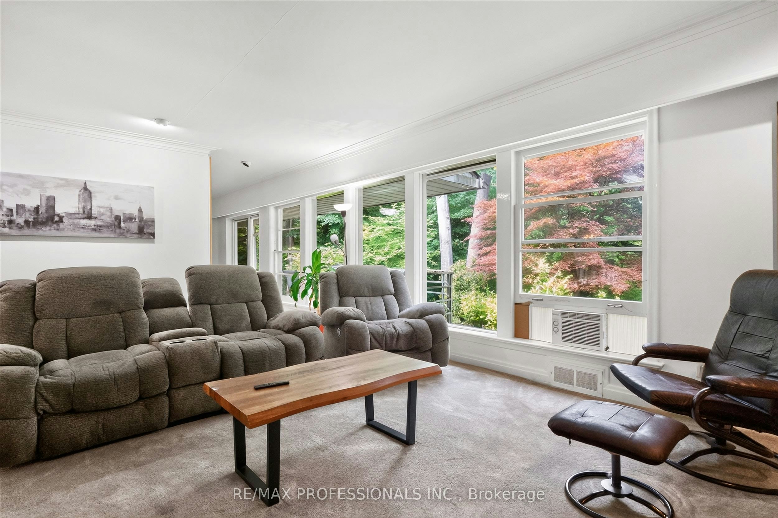 89 Valecrest Drive, Toronto, ON, M9A 4P5 - 7