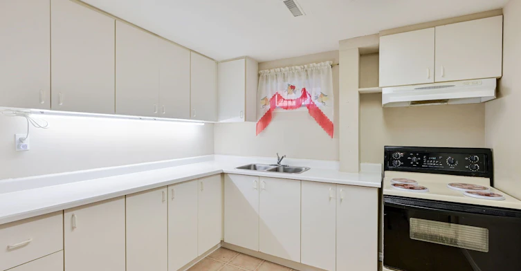 Lower-556 Farwell Crescent, Mississauga, ON, L5R 2A6 - 16