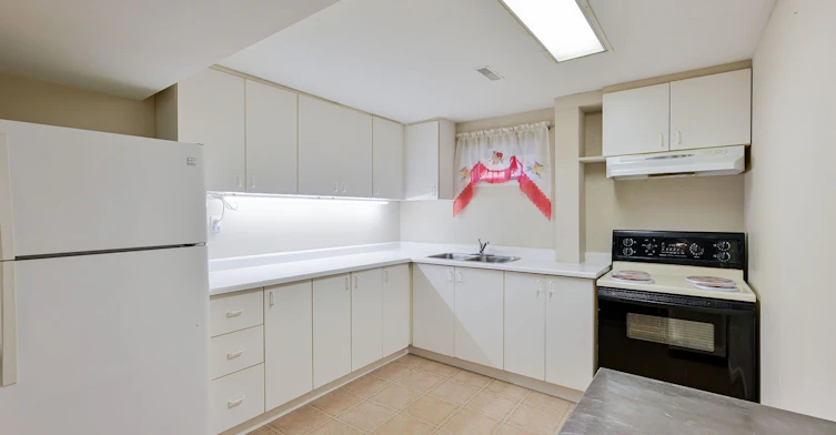 Lower-556 Farwell Crescent, Mississauga, ON, L5R 2A6 - 7