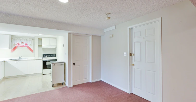 Lower-556 Farwell Crescent, Mississauga, ON, L5R 2A6 - 5