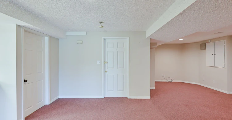 Lower-556 Farwell Crescent, Mississauga, ON, L5R 2A6 - 6