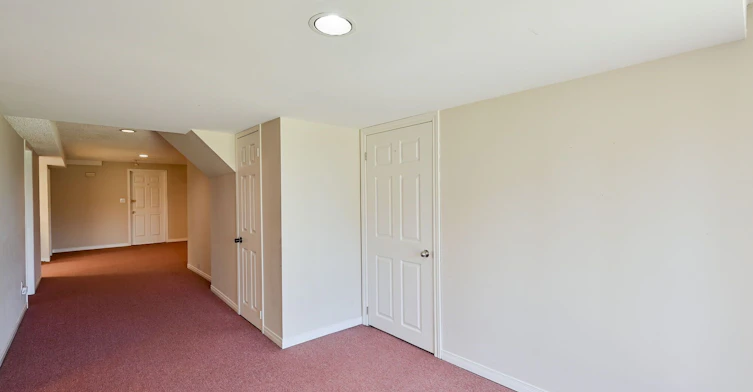 Lower-556 Farwell Crescent, Mississauga, ON, L5R 2A6 - 22