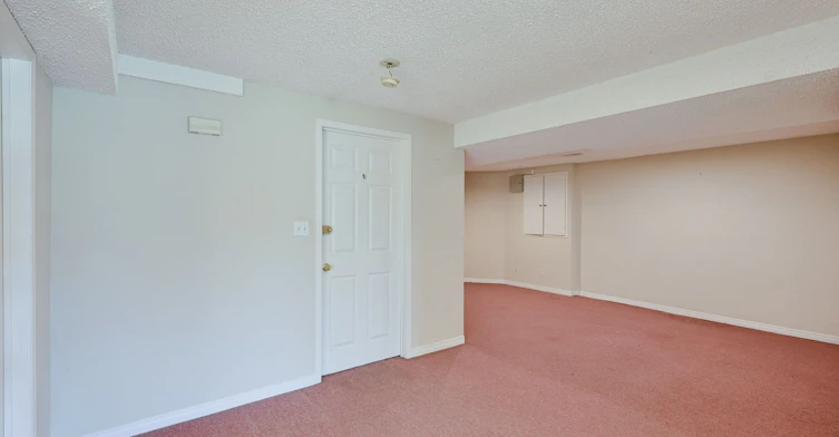 Lower-556 Farwell Crescent, Mississauga, ON, L5R 2A6 - 4