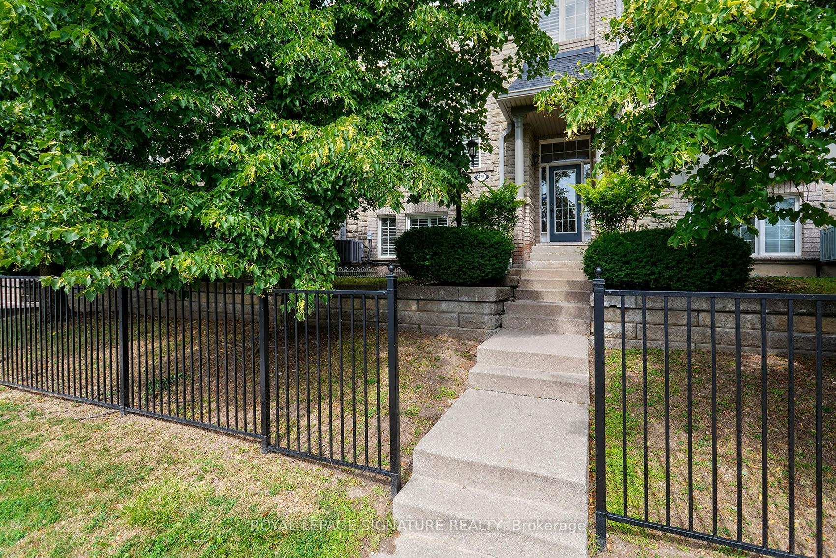 4-469 Bristol Road W, Mississauga, ON, L5R 4G2
