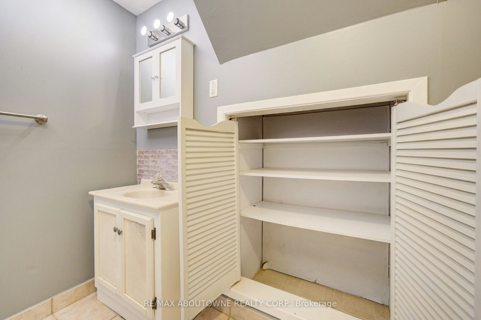 Lower-1156 Old Colony Road, Oakville, ON, L6M 1J8 - 35