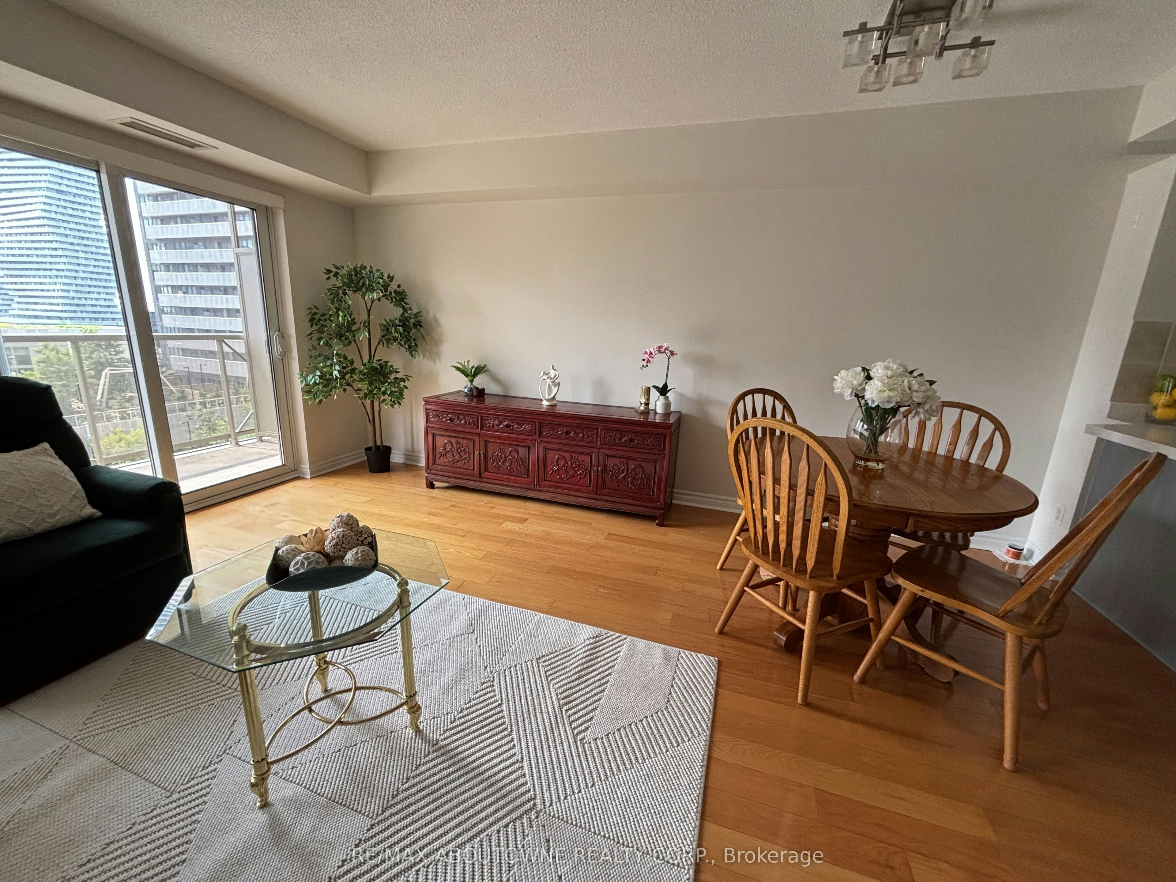 1002-350 Princess Royal Drive, Mississauga, ON, L5B 4N1 - 17