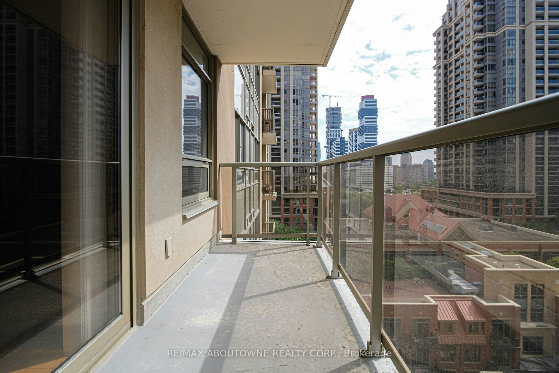 1002-350 Princess Royal Drive, Mississauga, ON, L5B 4N1 - 33
