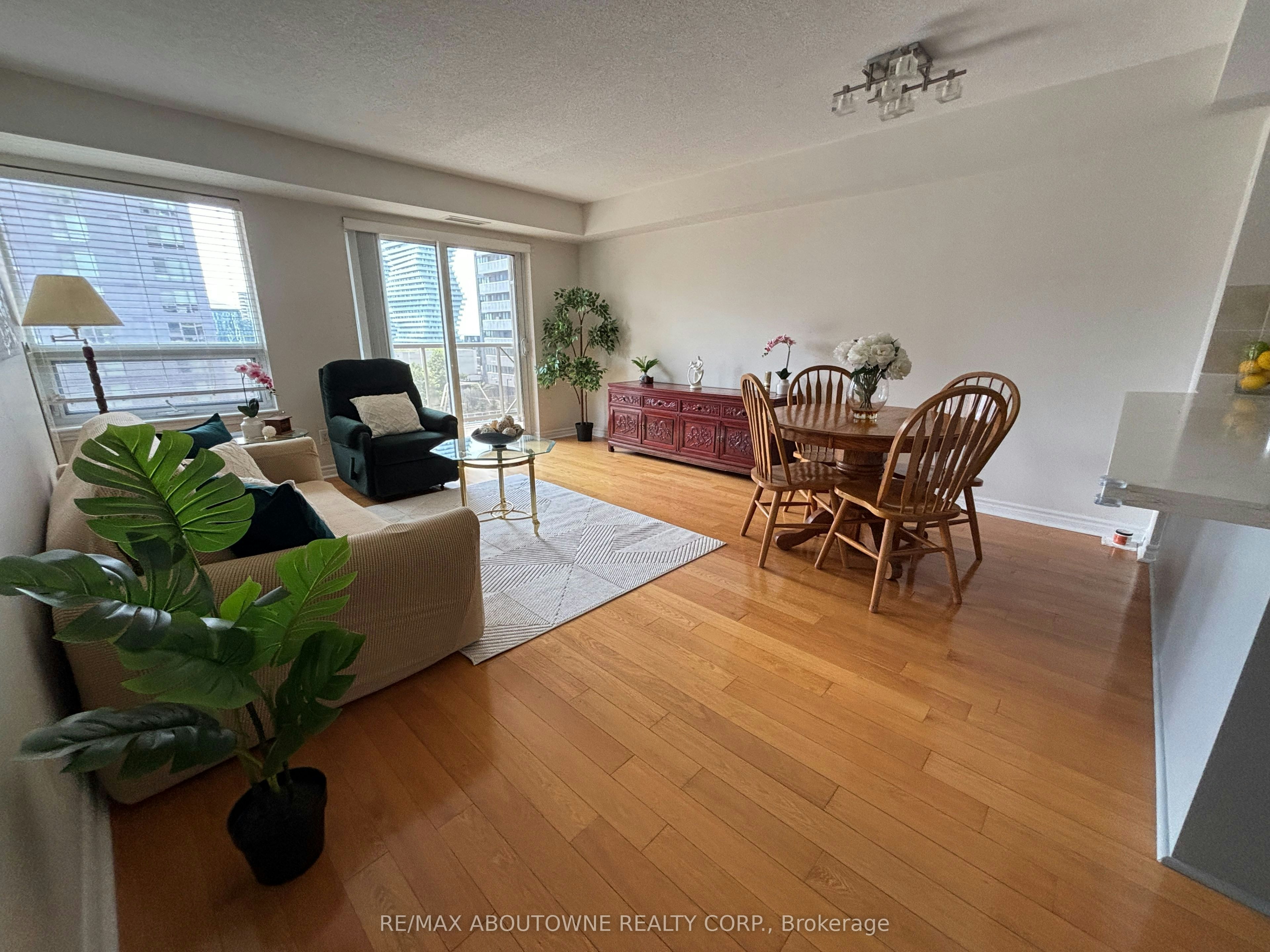 1002-350 Princess Royal Drive, Mississauga, ON, L5B 4N1 - 13