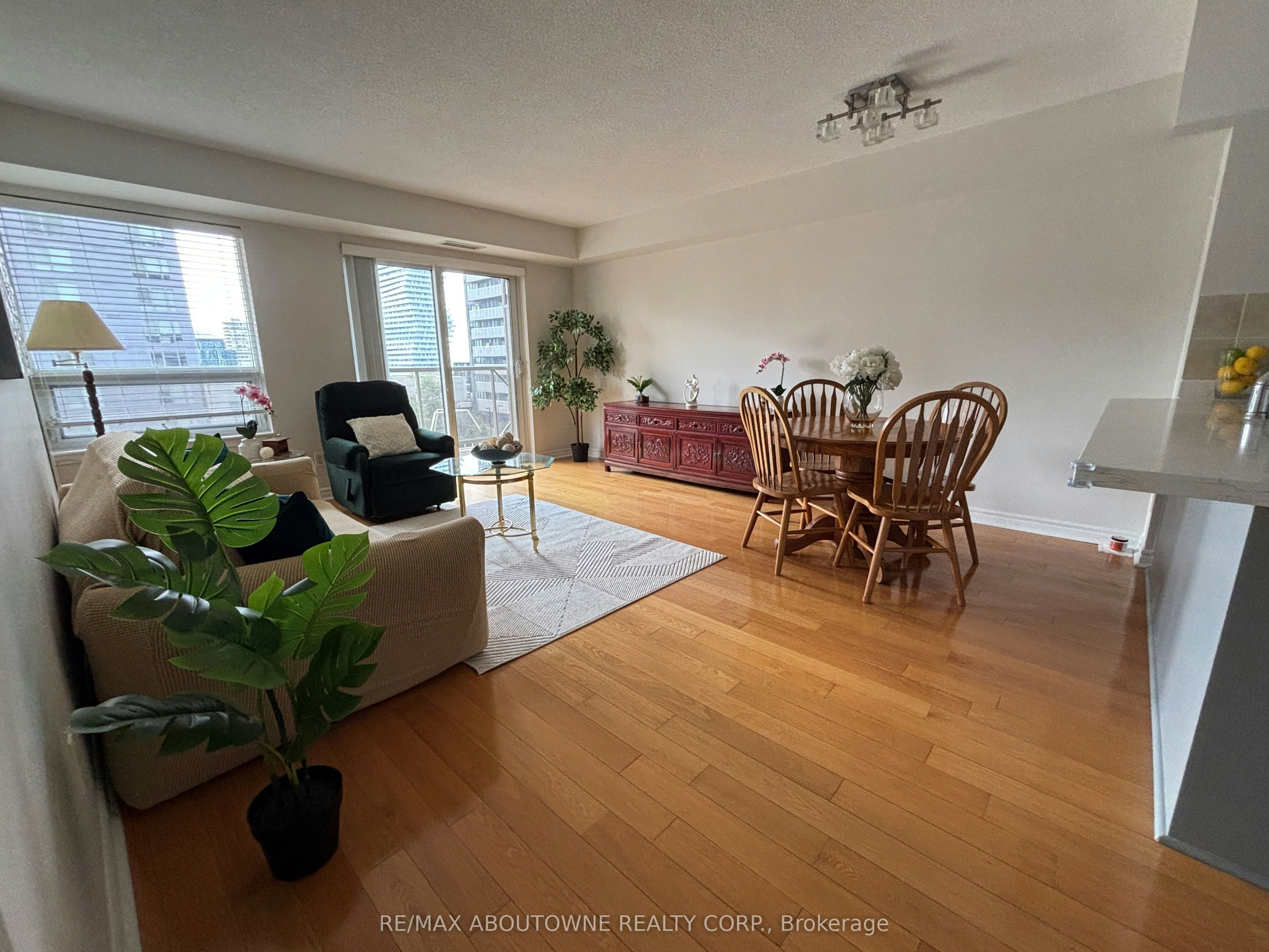 1002-350 Princess Royal Drive, Mississauga, ON, L5B 4N1 - 18