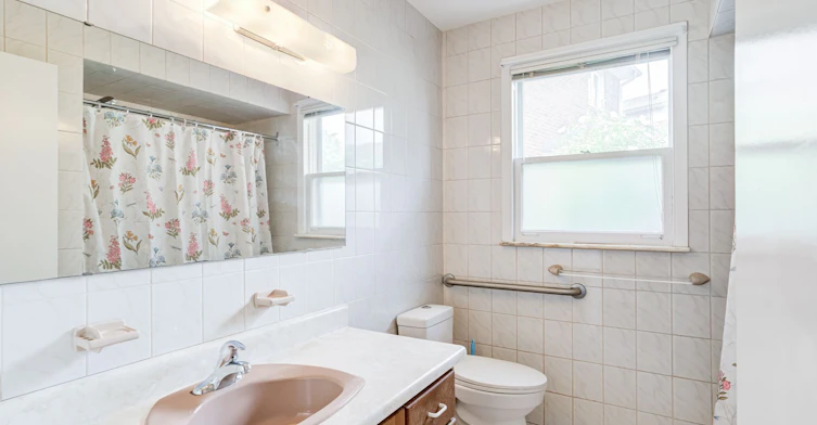 Main-5 Paramount Court, Toronto, ON, M6M 2L3 - 22