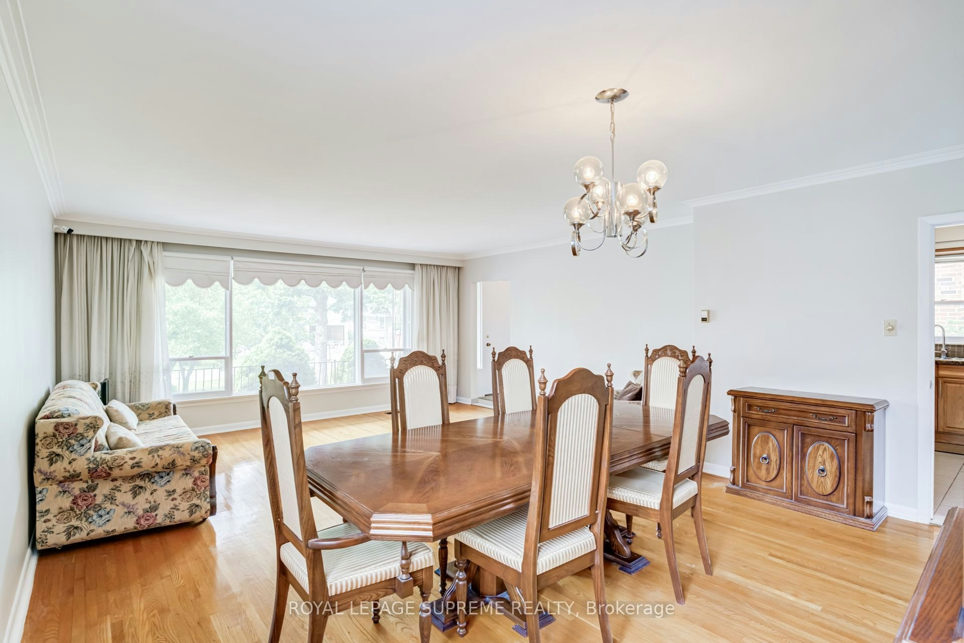Main-5 Paramount Court, Toronto, ON, M6M 2L3 - 8