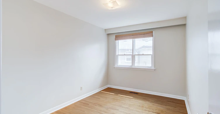 Main-5 Paramount Court, Toronto, ON, M6M 2L3 - 20