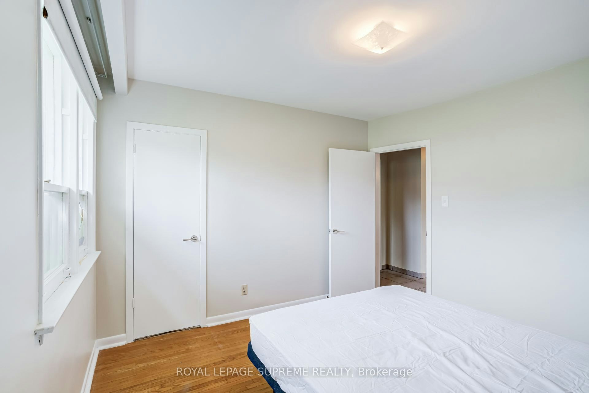 Main-5 Paramount Court, Toronto, ON, M6M 2L3 - 19