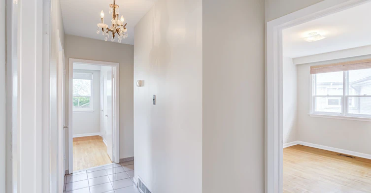 Main-5 Paramount Court, Toronto, ON, M6M 2L3 - 15