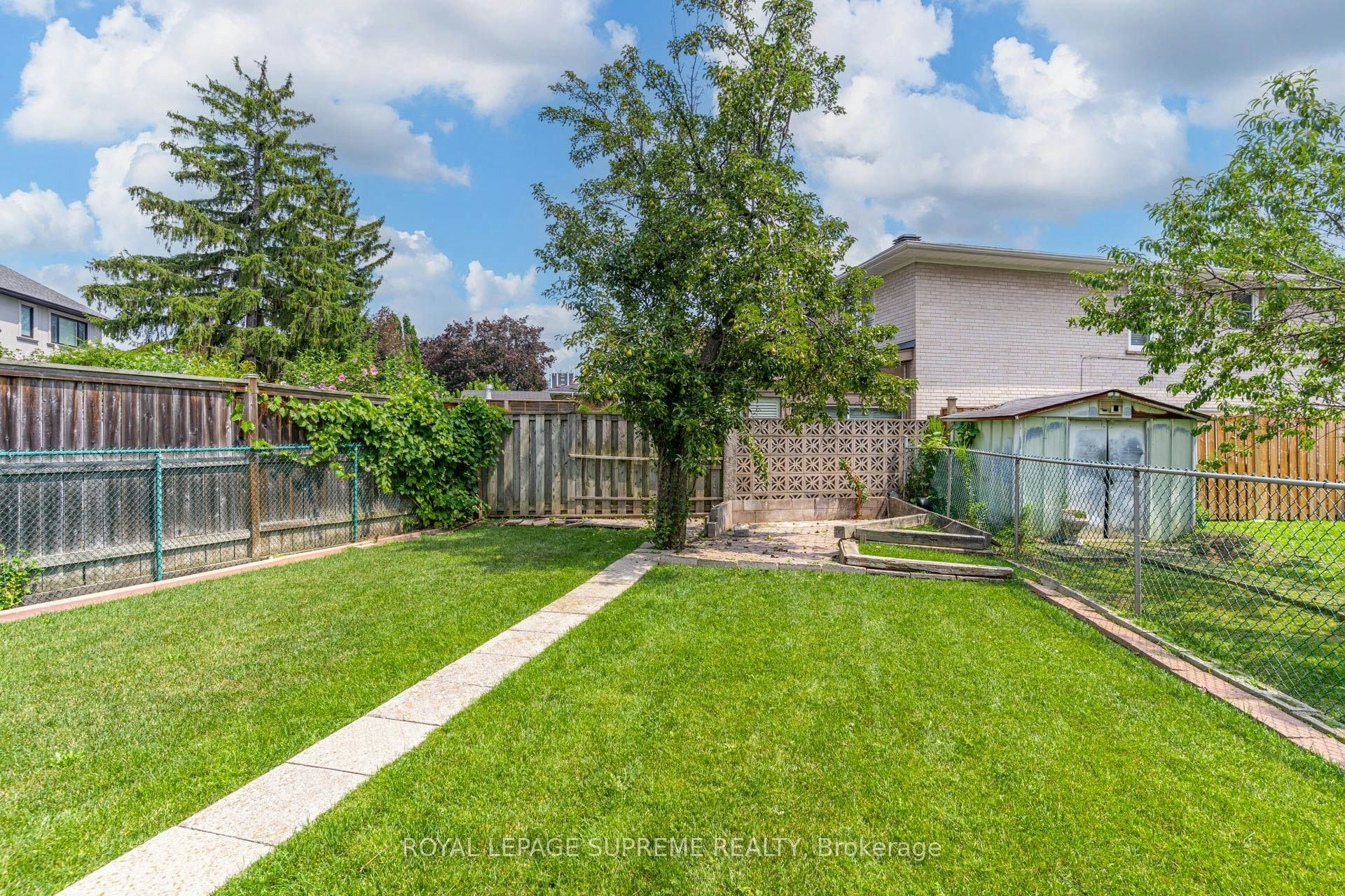 Main-5 Paramount Court, Toronto, ON, M6M 2L3 - 26