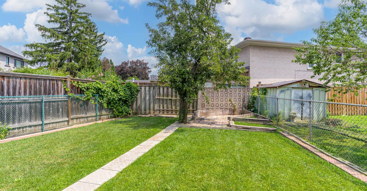 Main-5 Paramount Court, Toronto, ON, M6M 2L3 - 26
