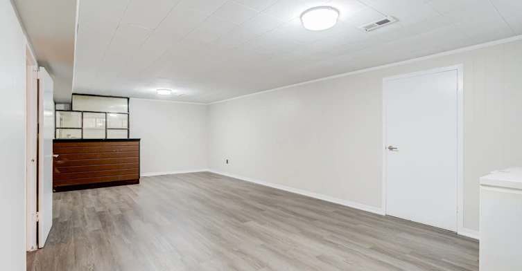 Bsmt-5 Paramount Court, Toronto, ON, M6M 2L3 - 14