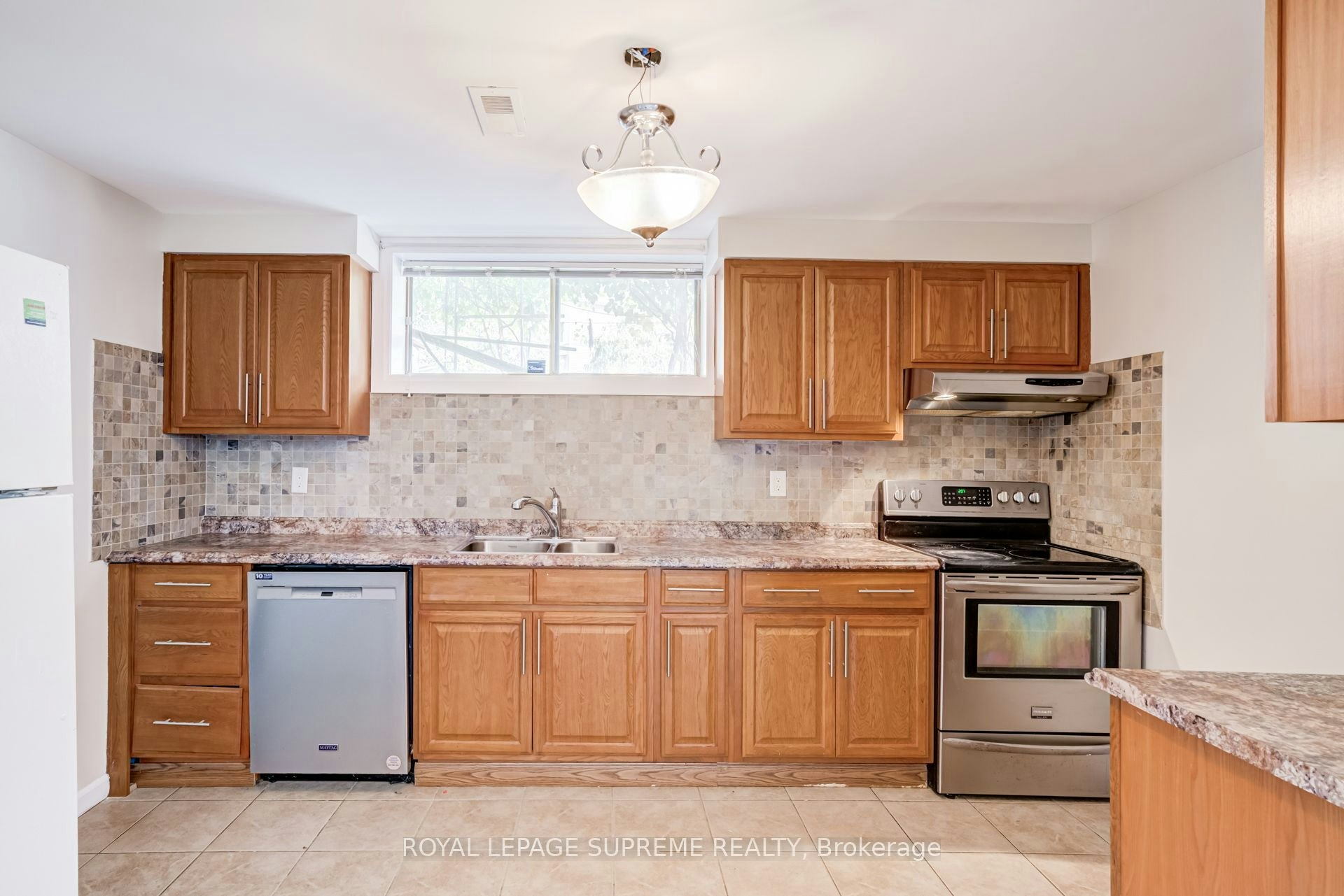 Bsmt-5 Paramount Court, Toronto, ON, M6M 2L3 - 11