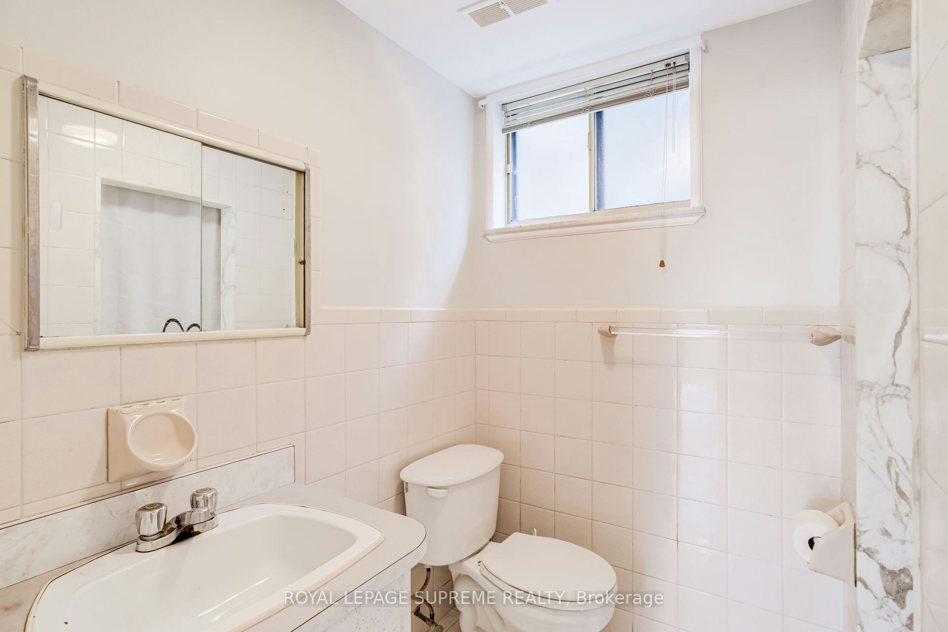 Bsmt-5 Paramount Court, Toronto, ON, M6M 2L3 - 18