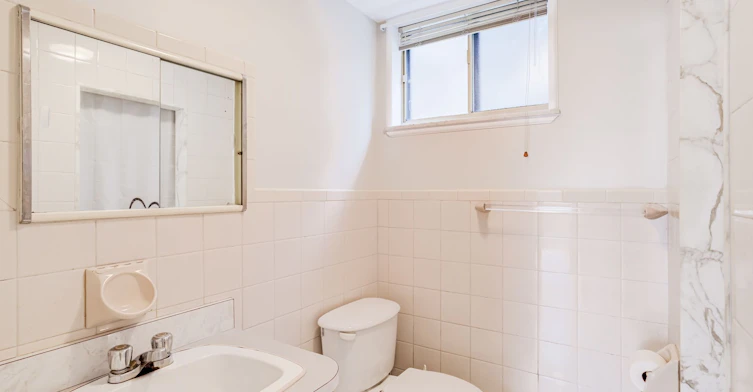 Bsmt-5 Paramount Court, Toronto, ON, M6M 2L3 - 18