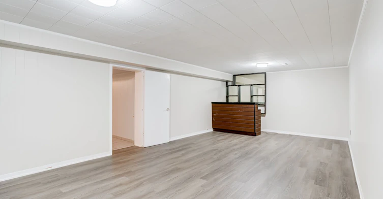 Bsmt-5 Paramount Court, Toronto, ON, M6M 2L3 - 15