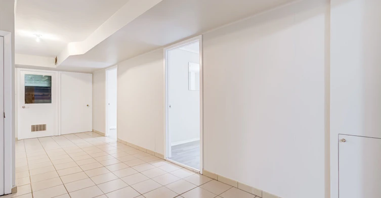 Bsmt-5 Paramount Court, Toronto, ON, M6M 2L3 - 7