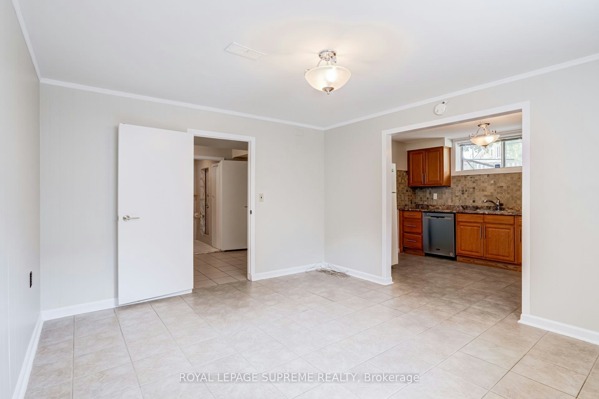 Bsmt-5 Paramount Court, Toronto, ON, M6M 2L3 - 10