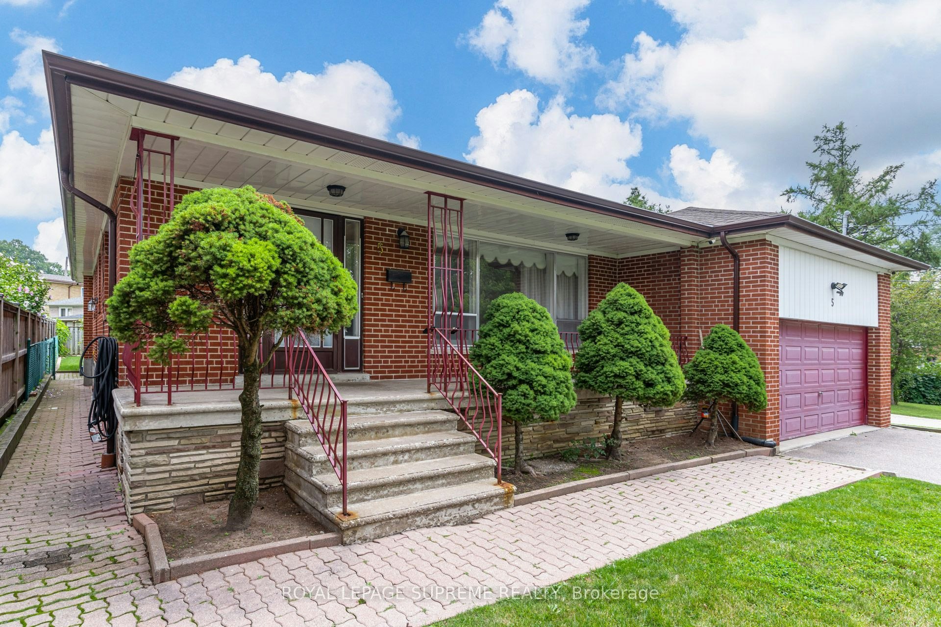 Bsmt-5 Paramount Court, Toronto, ON, M6M 2L3