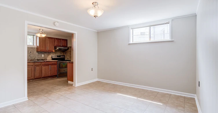 Bsmt-5 Paramount Court, Toronto, ON, M6M 2L3 - 8