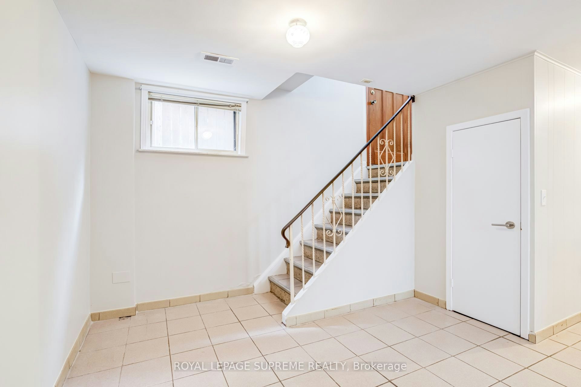 Bsmt-5 Paramount Court, Toronto, ON, M6M 2L3 - 4