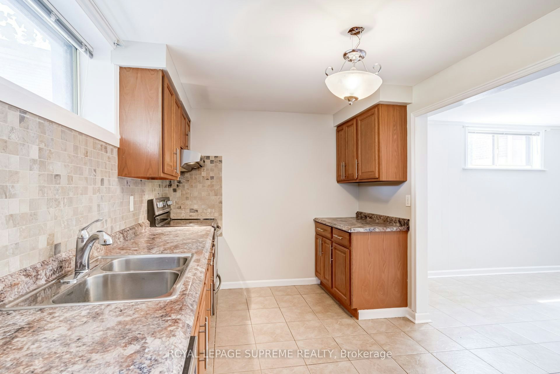 Bsmt-5 Paramount Court, Toronto, ON, M6M 2L3 - 13