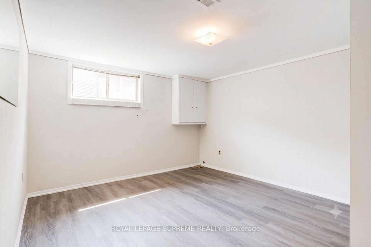 Bsmt-5 Paramount Court, Toronto, ON, M6M 2L3 - 16