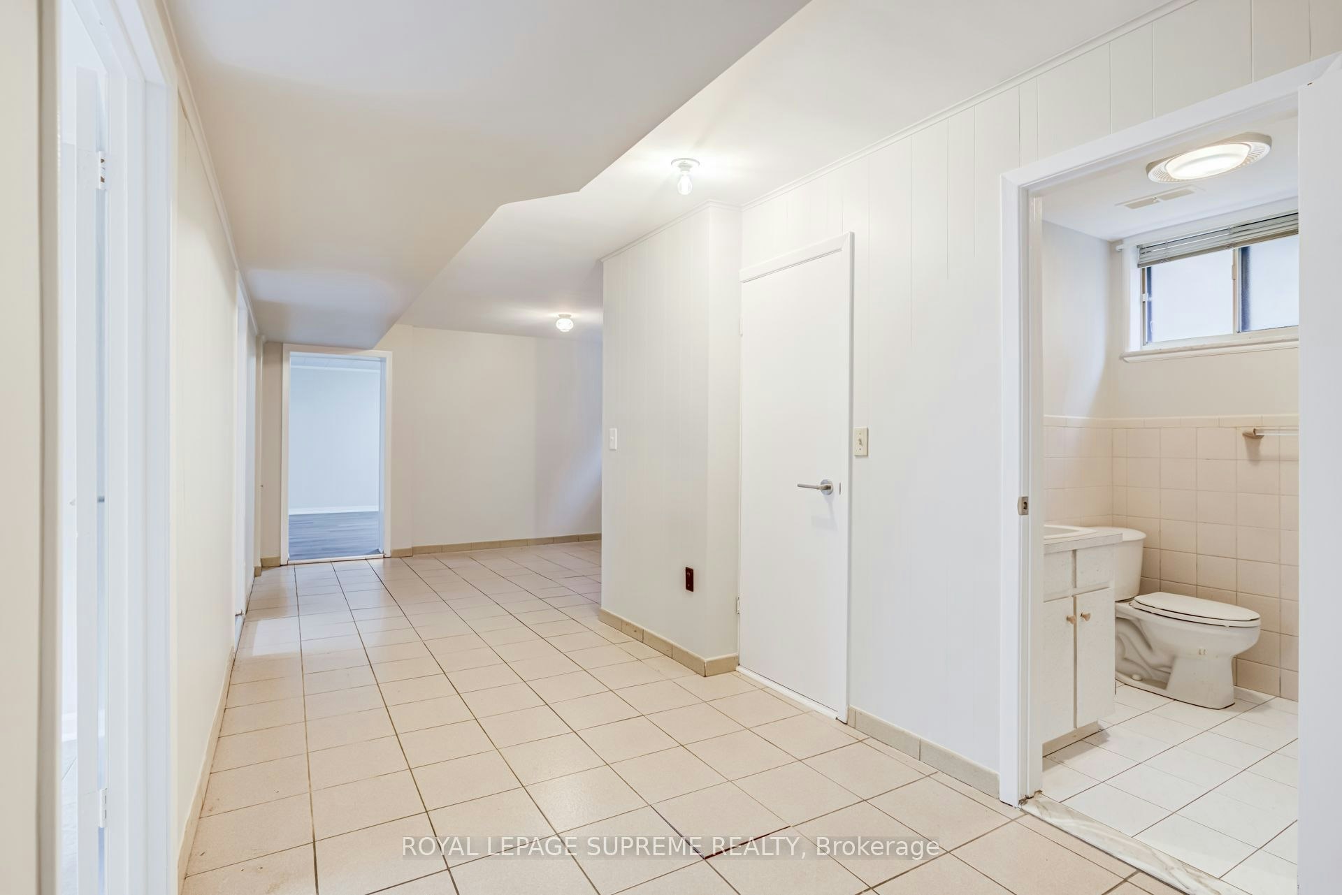 Bsmt-5 Paramount Court, Toronto, ON, M6M 2L3 - 5