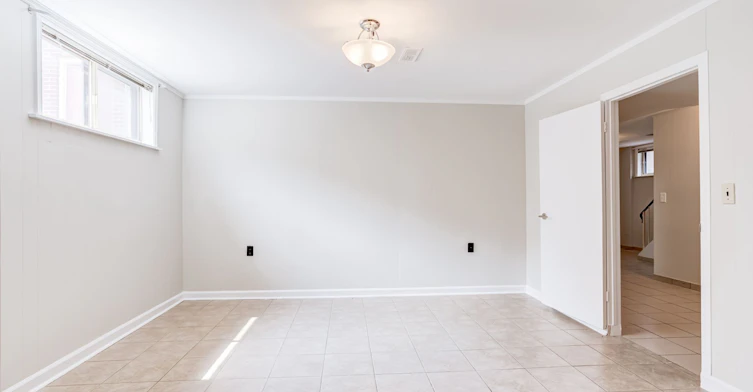 Bsmt-5 Paramount Court, Toronto, ON, M6M 2L3 - 9