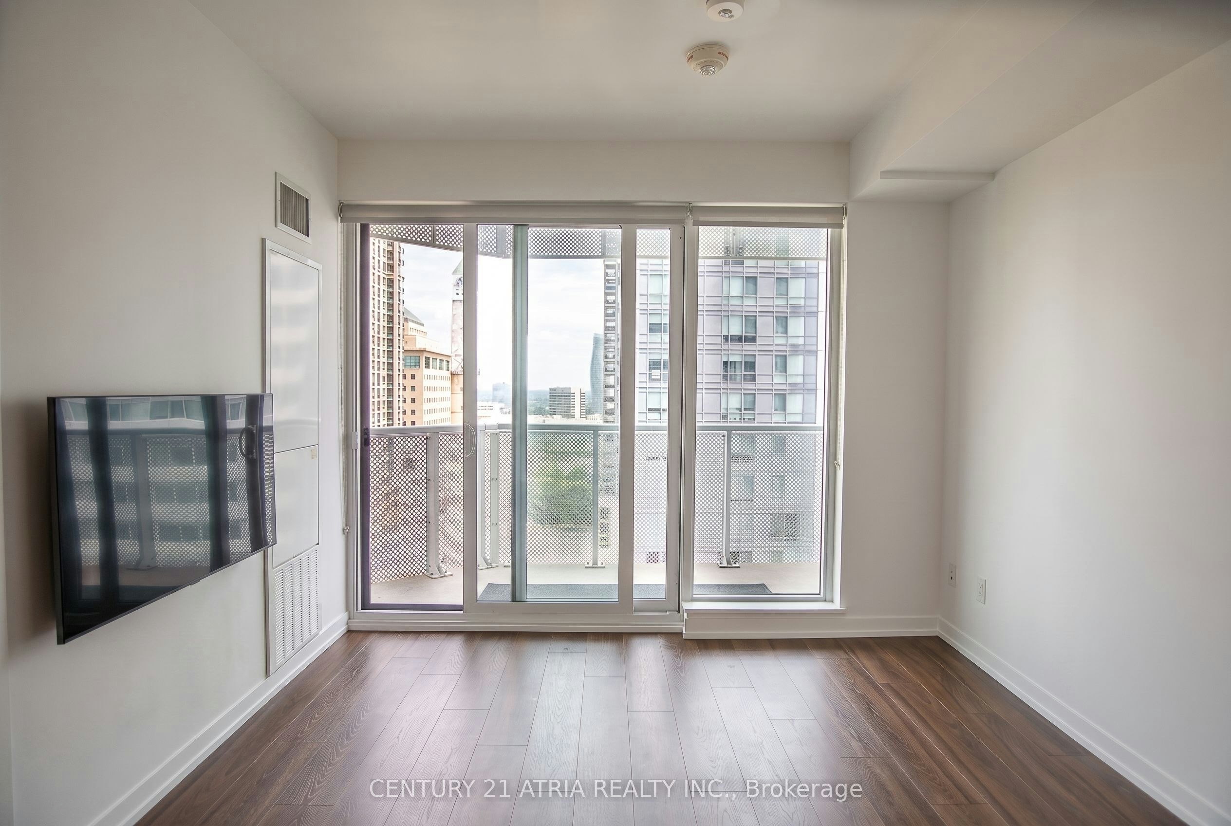 1405-4065 Confederation Parkway, Mississauga, ON, L5B 0L4 - 4