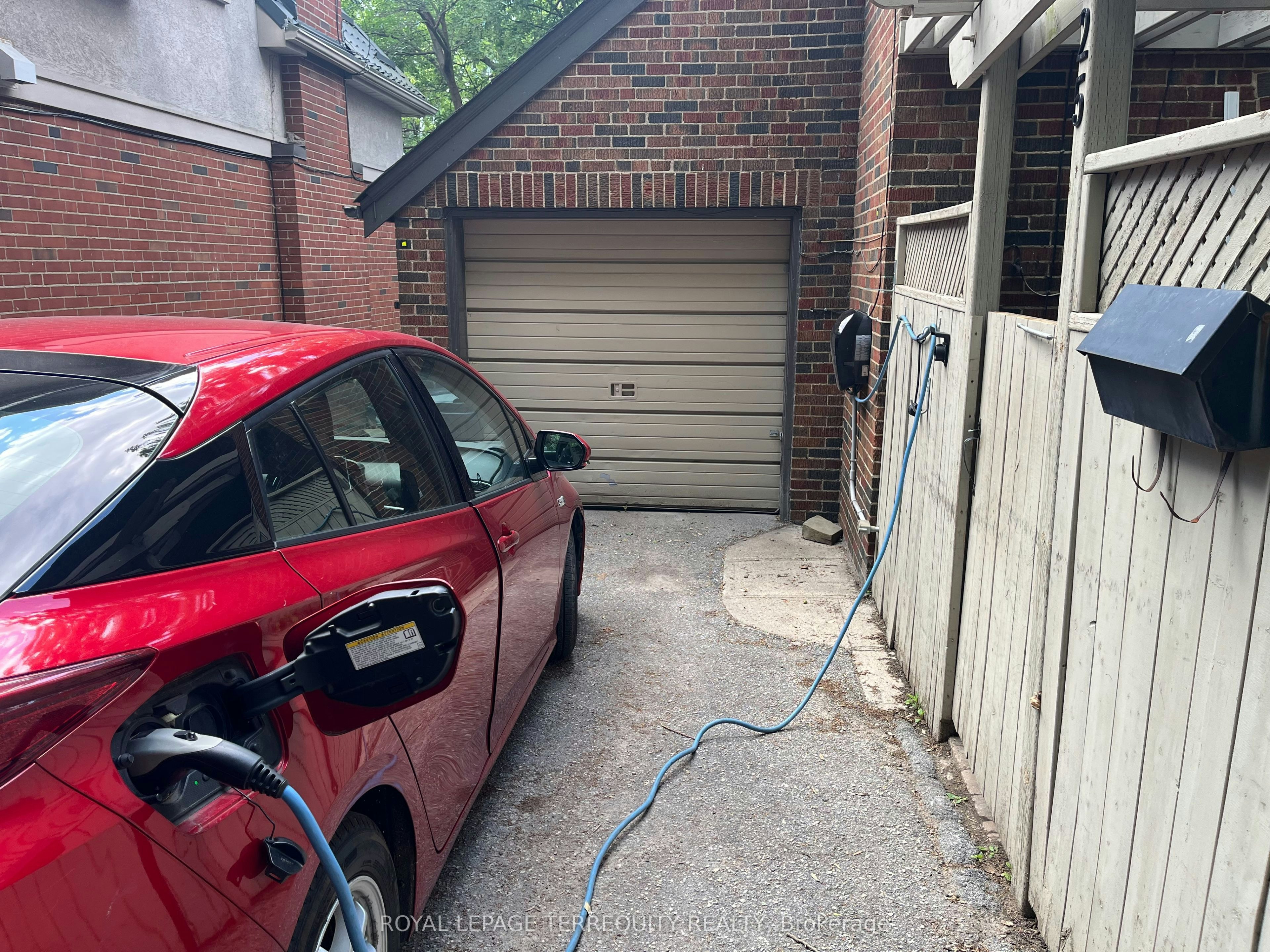 25 Halford Avenue, Toronto, ON, M6S 4G1 - 17