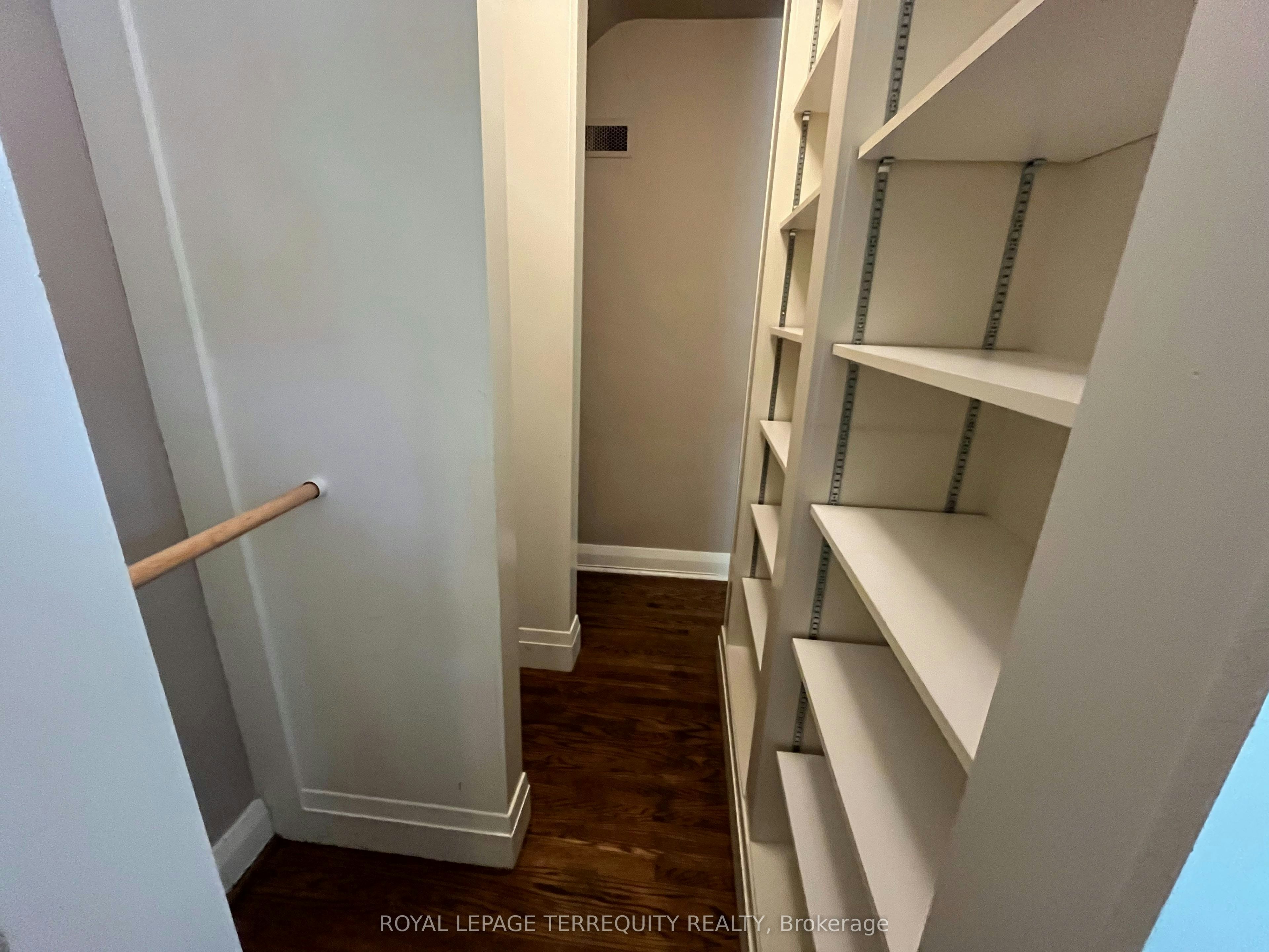 25 Halford Avenue, Toronto, ON, M6S 4G1 - 11