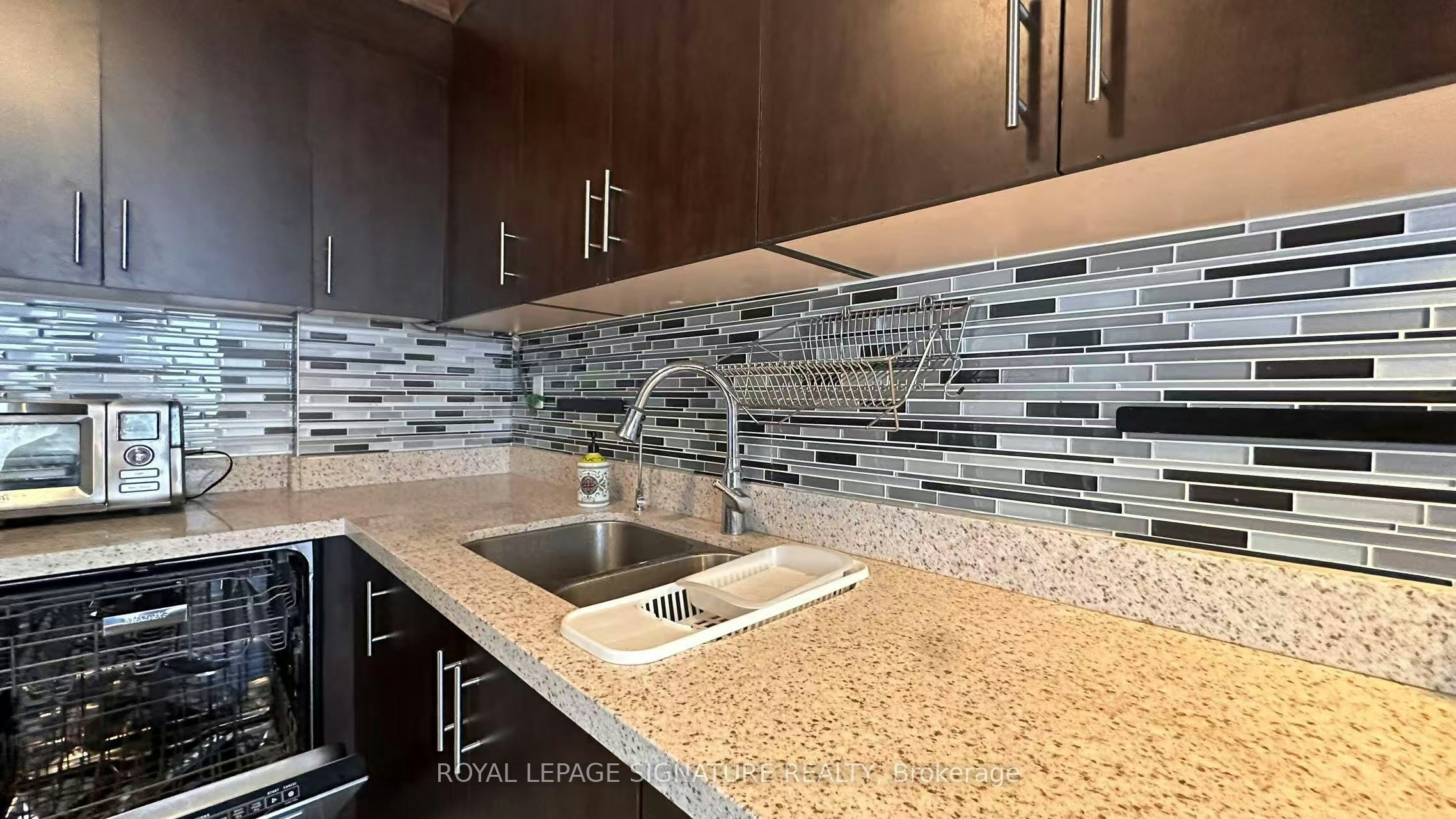 109-2121 Roche Court, Mississauga, ON, L5K 2C7 - 6