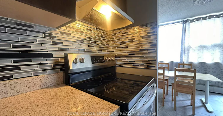 109-2121 Roche Court, Mississauga, ON, L5K 2C7 - 2