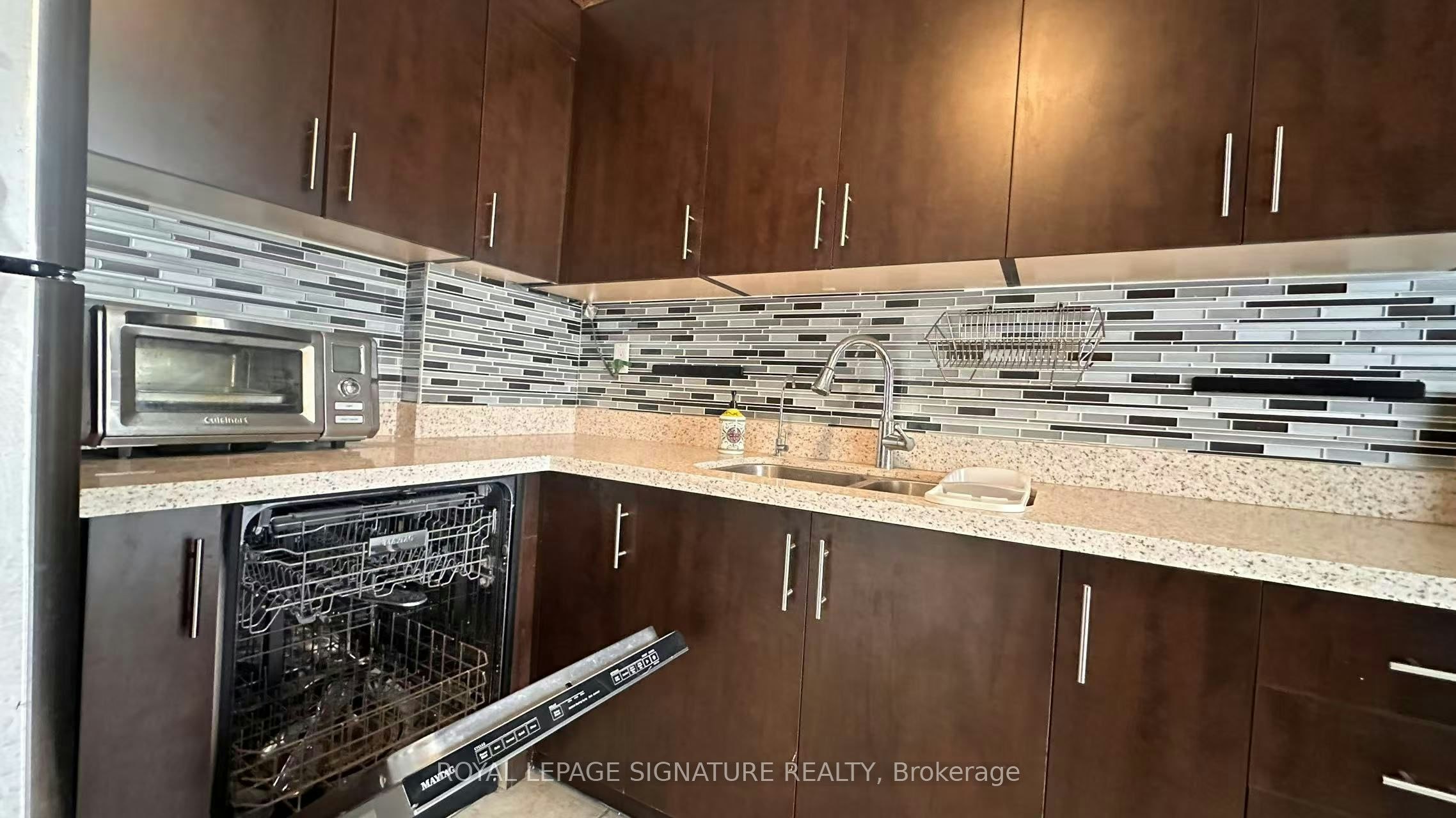 109-2121 Roche Court, Mississauga, ON, L5K 2C7 - 7