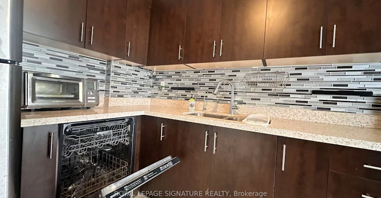109-2121 Roche Court, Mississauga, ON, L5K 2C7 - 7