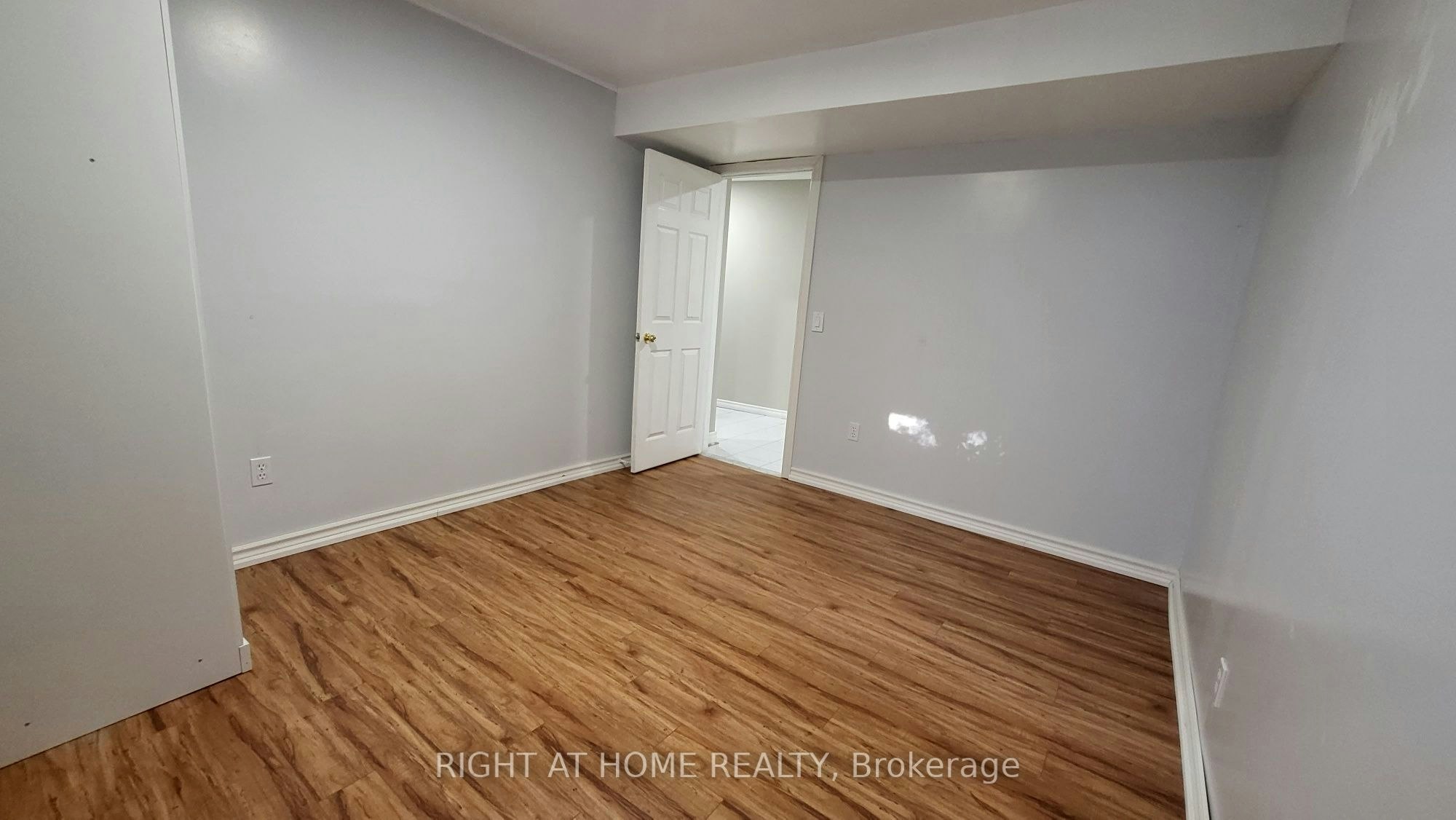 Lower-5402 Fasdon Court, Mississauga, ON, L5V 1Y8 - 5