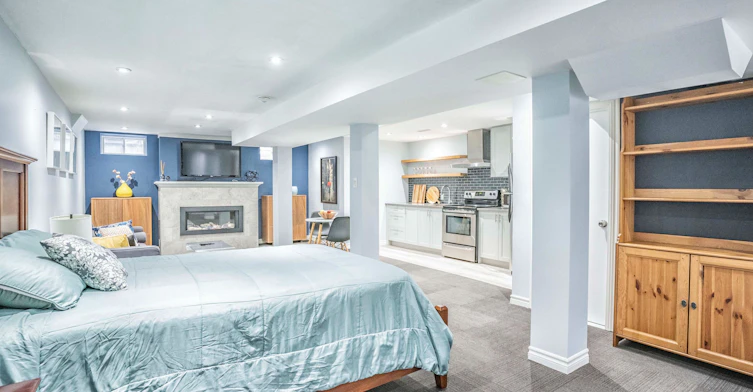 Lower-4 Purdy Crescent, Toronto, ON, M9N 3X8 - 6